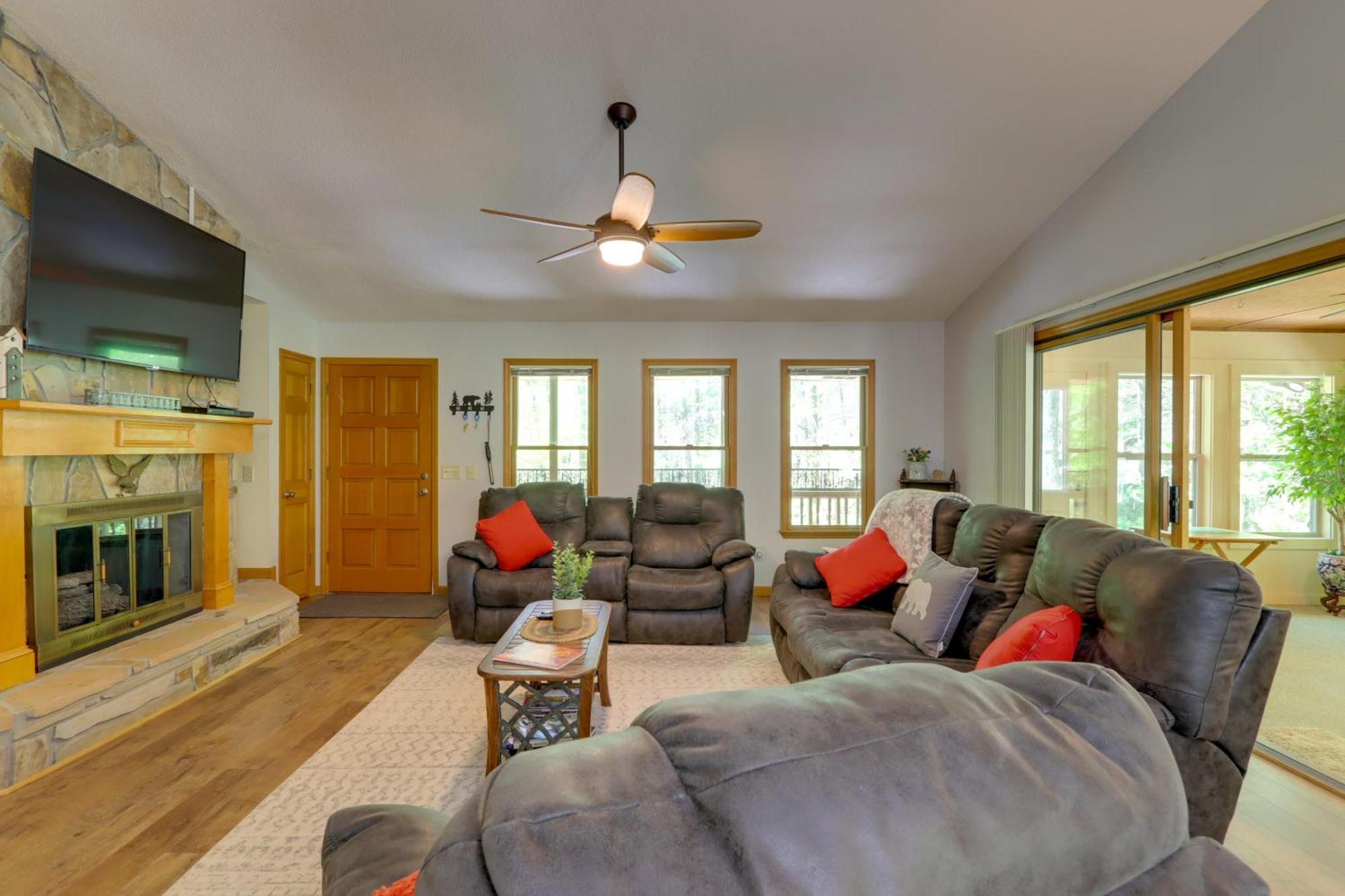 Cozy Blairsville Cabin 2 Mi To Vogel State Park! Exterior photo